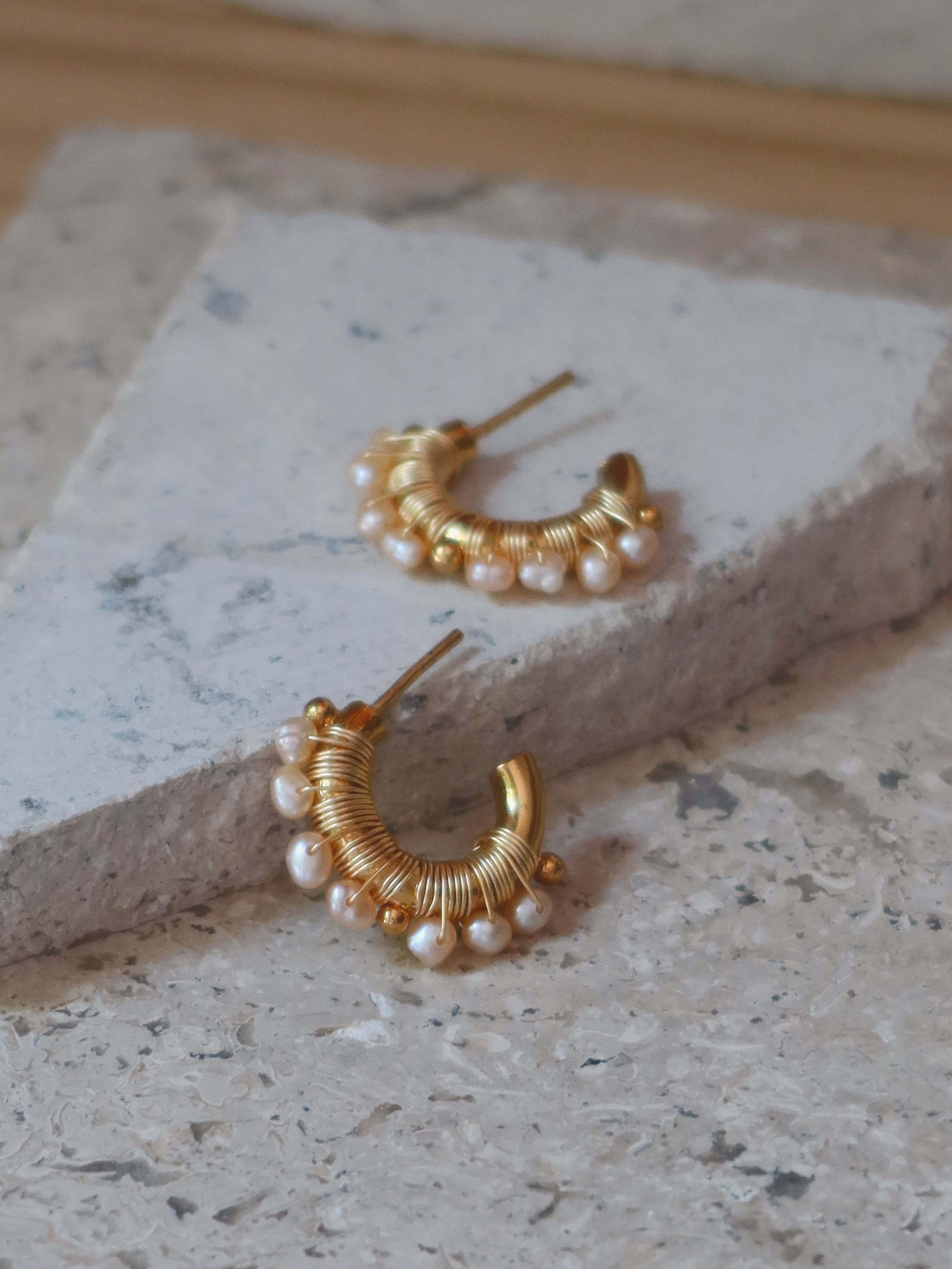 Faro Small Pearl Hoops