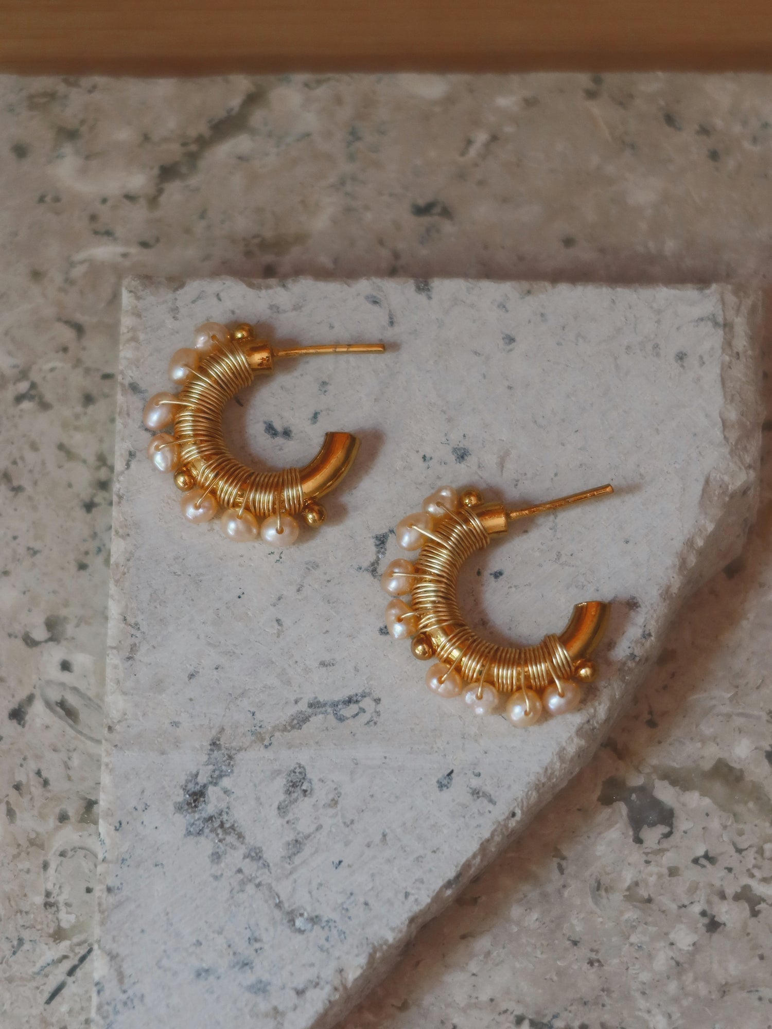 Faro Small Pearl Hoops