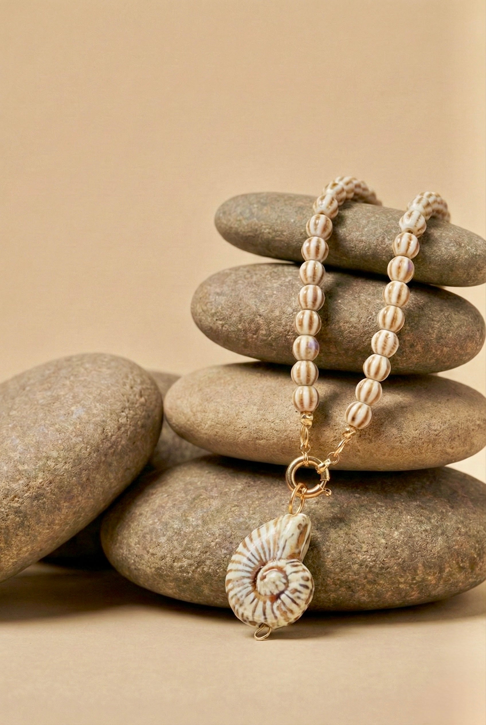 Colla Coralina + 2 Charms Removibles