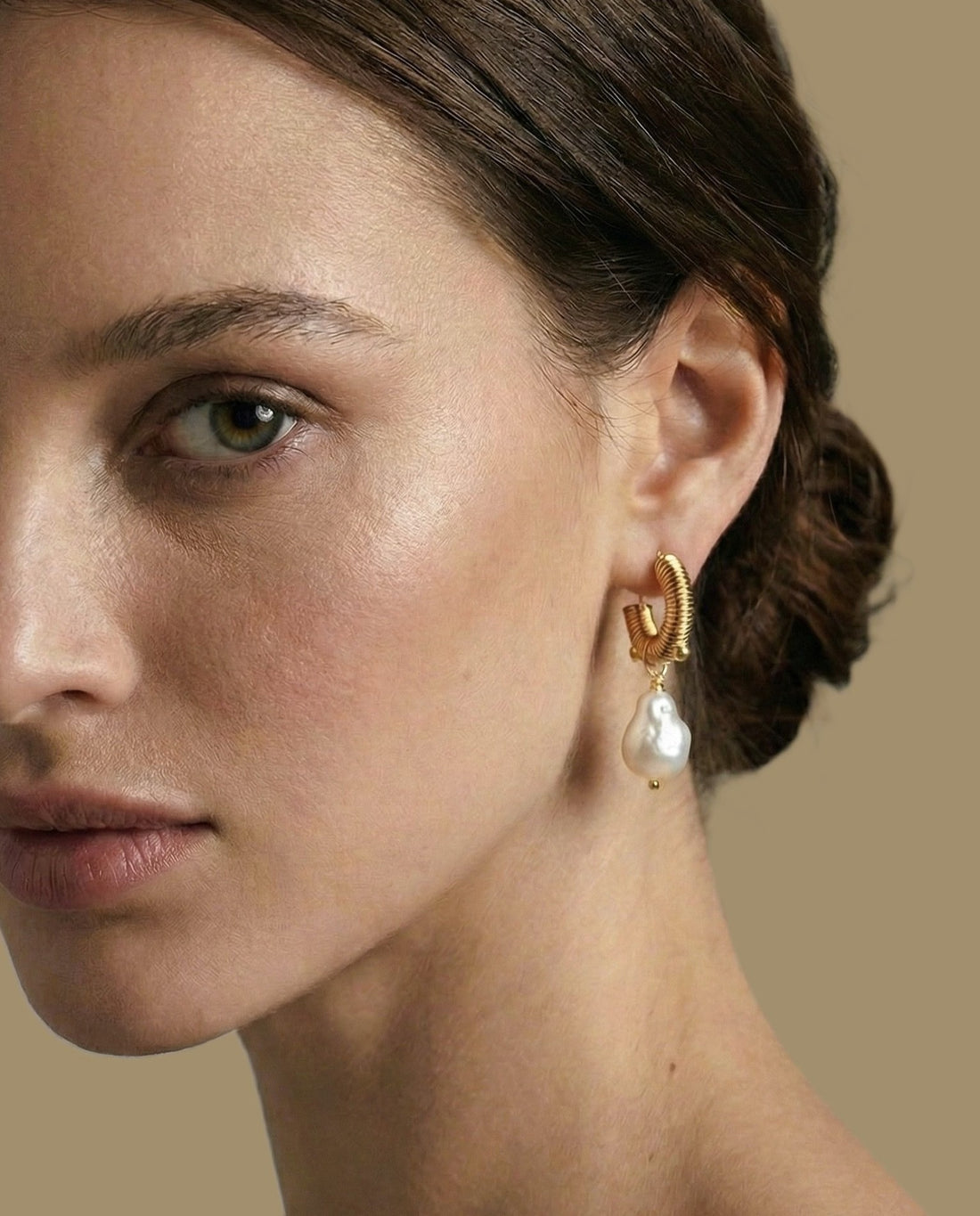 Faro Pearl Mini Hoops